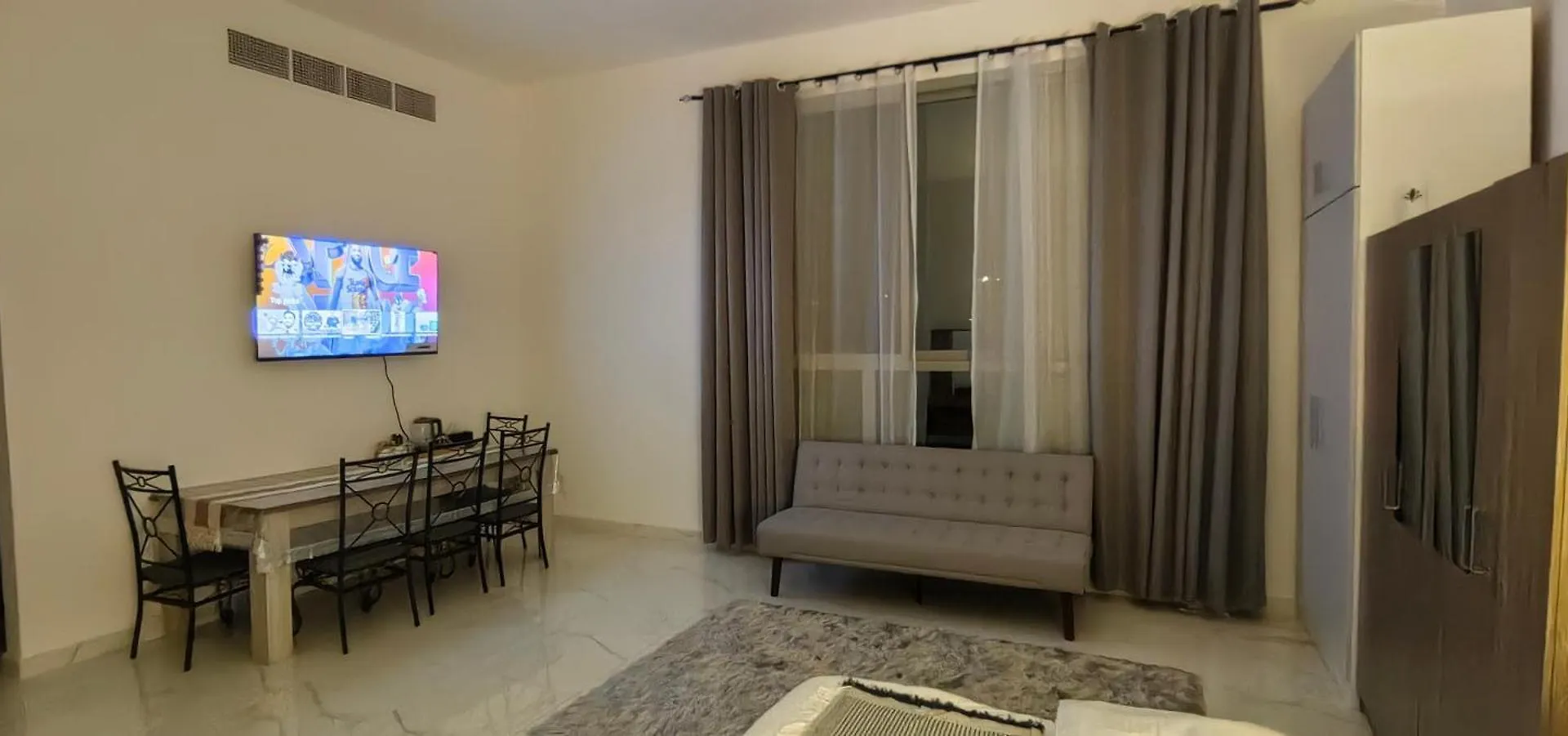 Stylish Studio Near Airport Abu Dabi 0*,  Emiratos Árabes Unidos